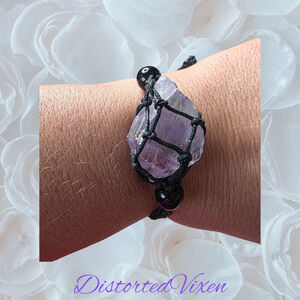 Amethyst Crystal Bracelet – Adjustable Macramé Pouch – Healing & Intuition Jewel